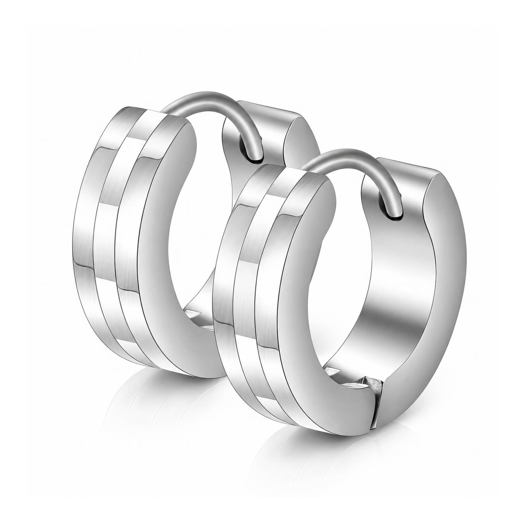 Grooved Huggie Creolen 316L Edelstahl von ETERNAL – Freisteller Paar mit Rillen-Design auf weißem Hintergrund