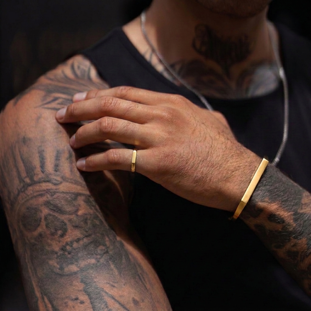 Herren Pinky Ring und Siegelarmreif Set aus 316L Edelstahl in Gold – minimalistisch und verstellbar